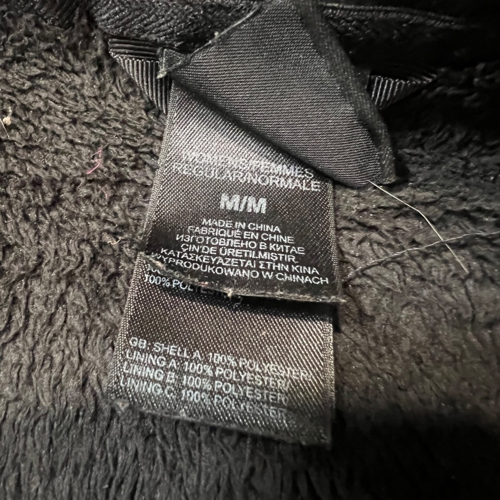 The North Face Women's Osito Fleece jacket, Black, Size Medium, Soft, Warm - Picture 8 of 10